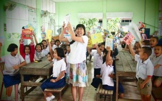 Have books, will travel: Japanese woman's mobile library mission in Thailand