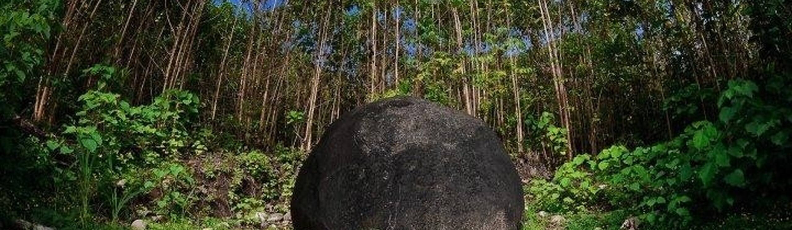 Établissements de chefferies précolombiennes avec des sphères mégalithiques du Diquís