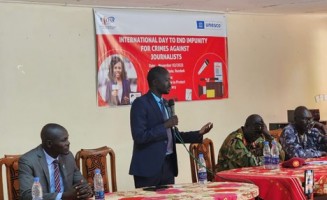 Hon. Poth. Madit Dut, Deputy Governor for Lakes States provides his remarks during the IDEI event held in Rumbek. ©UNESCO