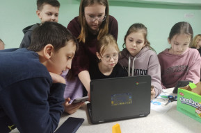 L’UNESCO apporte son soutien à 50 000 enseignants ukrainiens pour assurer la continuité pédagogique en temps de guerre