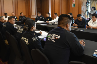Sesión teórica del taller para policías en México