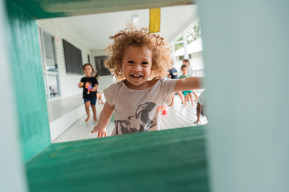 En las Islas Cook, la atención y educación de la primera infancia están relacionadas con la naturaleza
