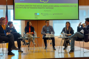 La session de la Journée mondiale de la liberté de la presse met en lumière les défis auxquels sont confrontés les journalistes déplacés et exilés