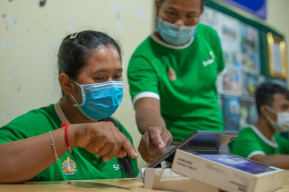 L’UNESCO aide des adultes à reprendre leur scolarité au Cambodge