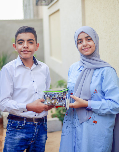 Ibrahim, Malak and their robot prototype 