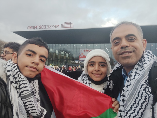 Ibrahim, Malak and their father in Germany