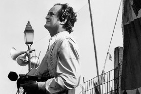 Mark Tully: A radio legend in India