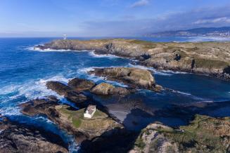 Le phare de le Punta Frouxeira et l'hermitage da Virxe do Porto, Géoparc mondial UNESCO de Cabo Ortegal, Espagne