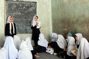 Afghanistan - UNESCO Director-General expresses deep concern over the exclusion of girls from school reopening