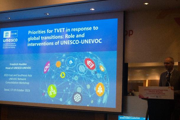 Dr. Friedrich Huebler, representative of the UNESCO-UNEVOC International Center, delivered a keynote speech